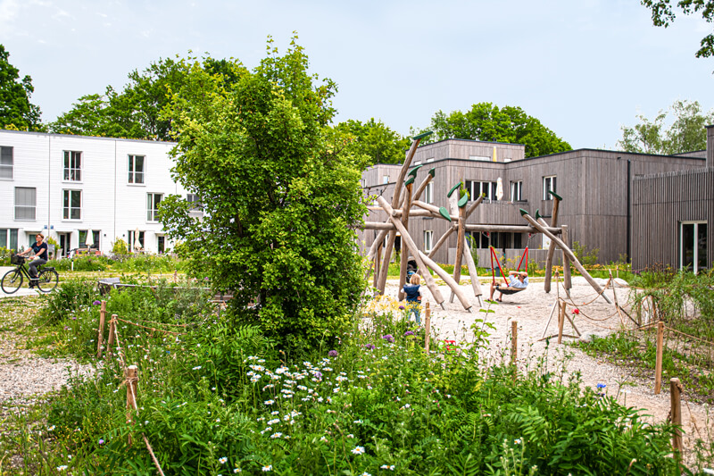 Ökologische Siedlung in Holzbauweise